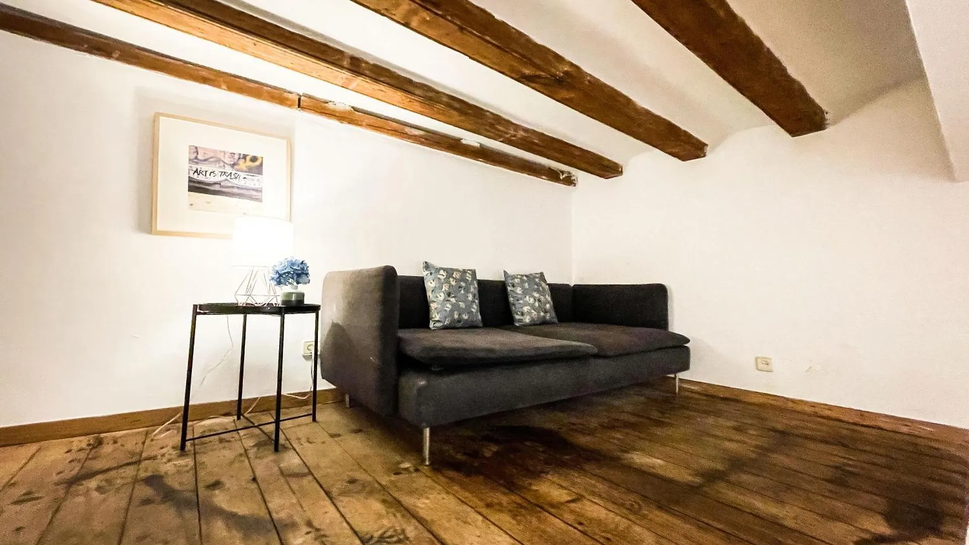 By Born Rooms Barcelona Hostal